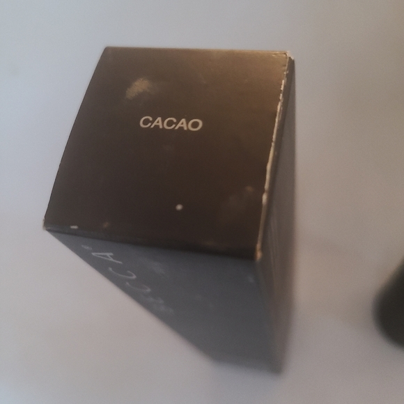 Becca Ultimate Coverage Complexion Foundation Creme in Cacao - Picture 4 of 5